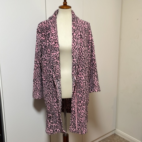 ULTA Bath Robe * Size Small * Pink and Black Animal Print - Picture 9 of 10